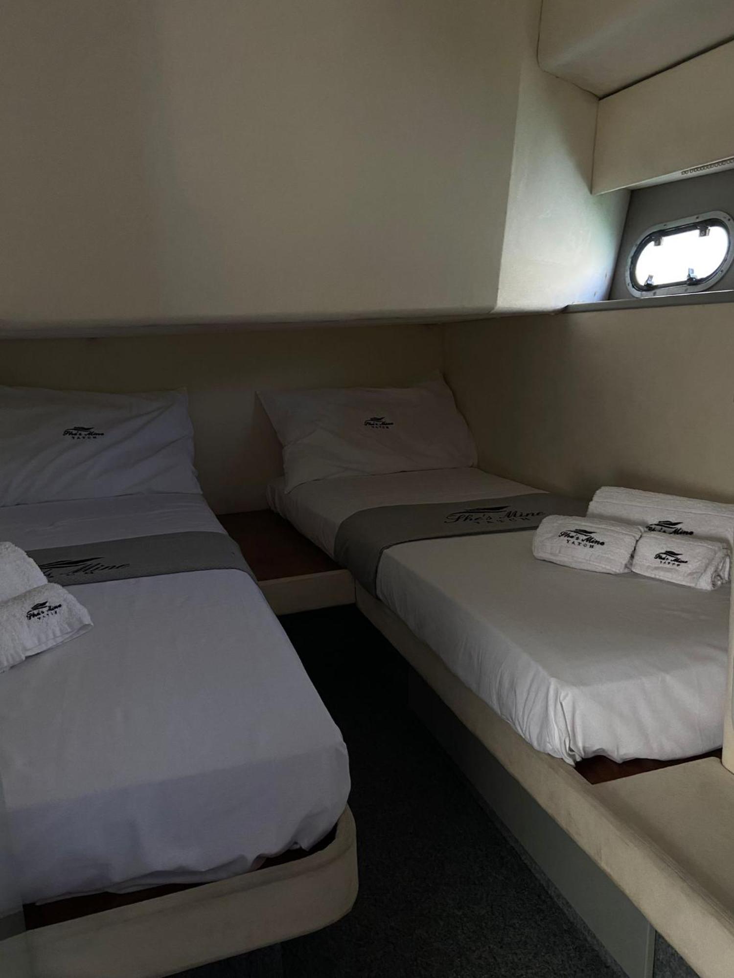 She'S Mine Yacht Hotel คาตาเนีย ภายนอก รูปภาพ